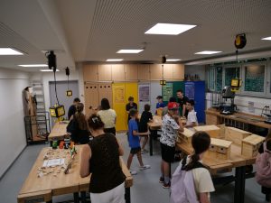 Vogelhausbau im Technikraum